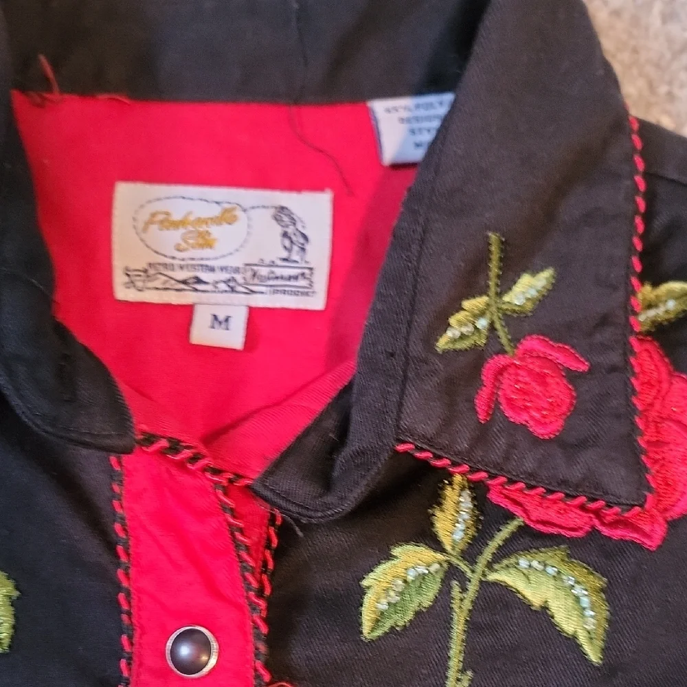 Panhandle Slim Red and Black Embroidered Women's Top - Picture 2 of 5